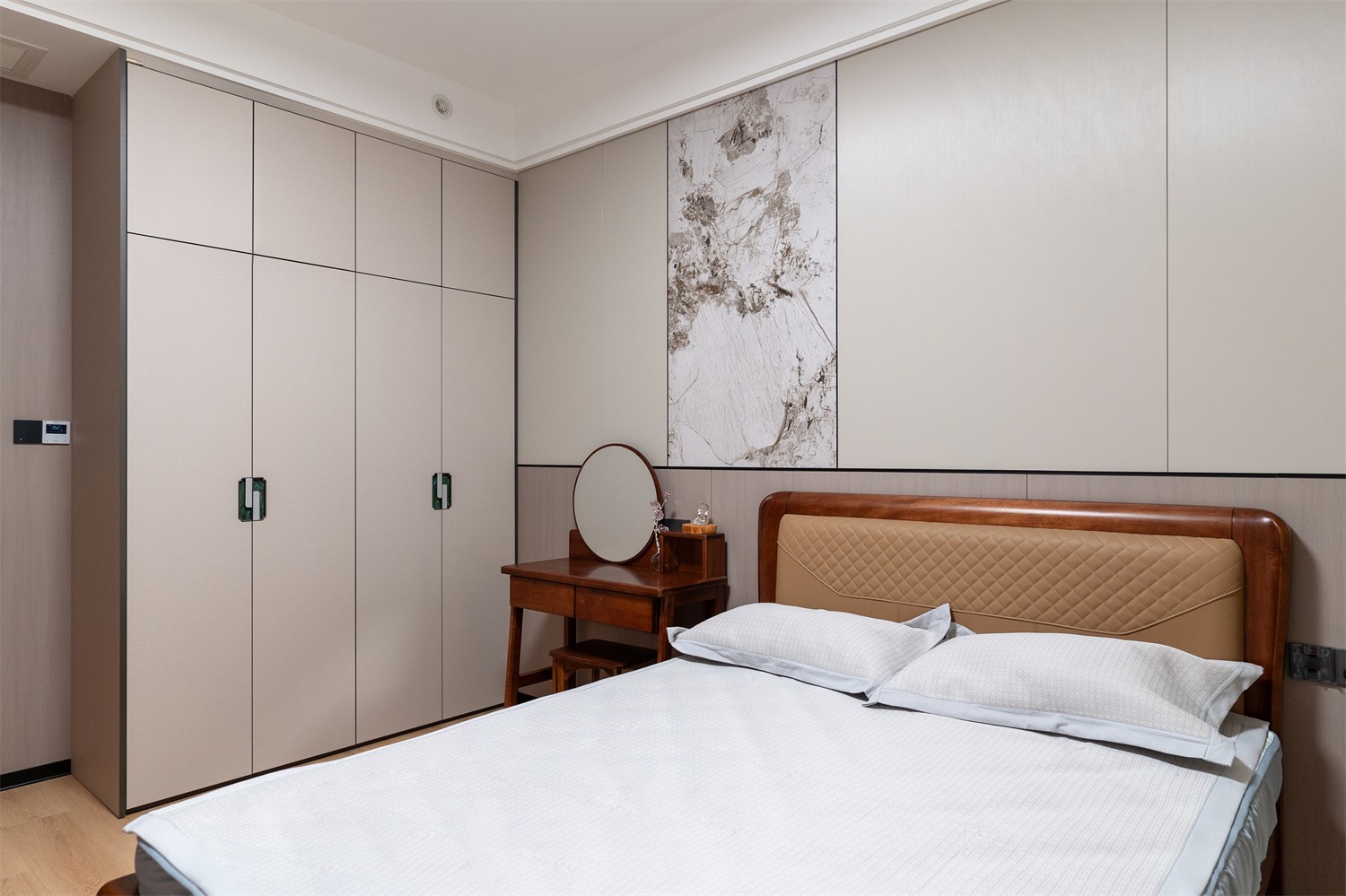 建發(fā)縵云210平新中式臥室裝修完工實景圖